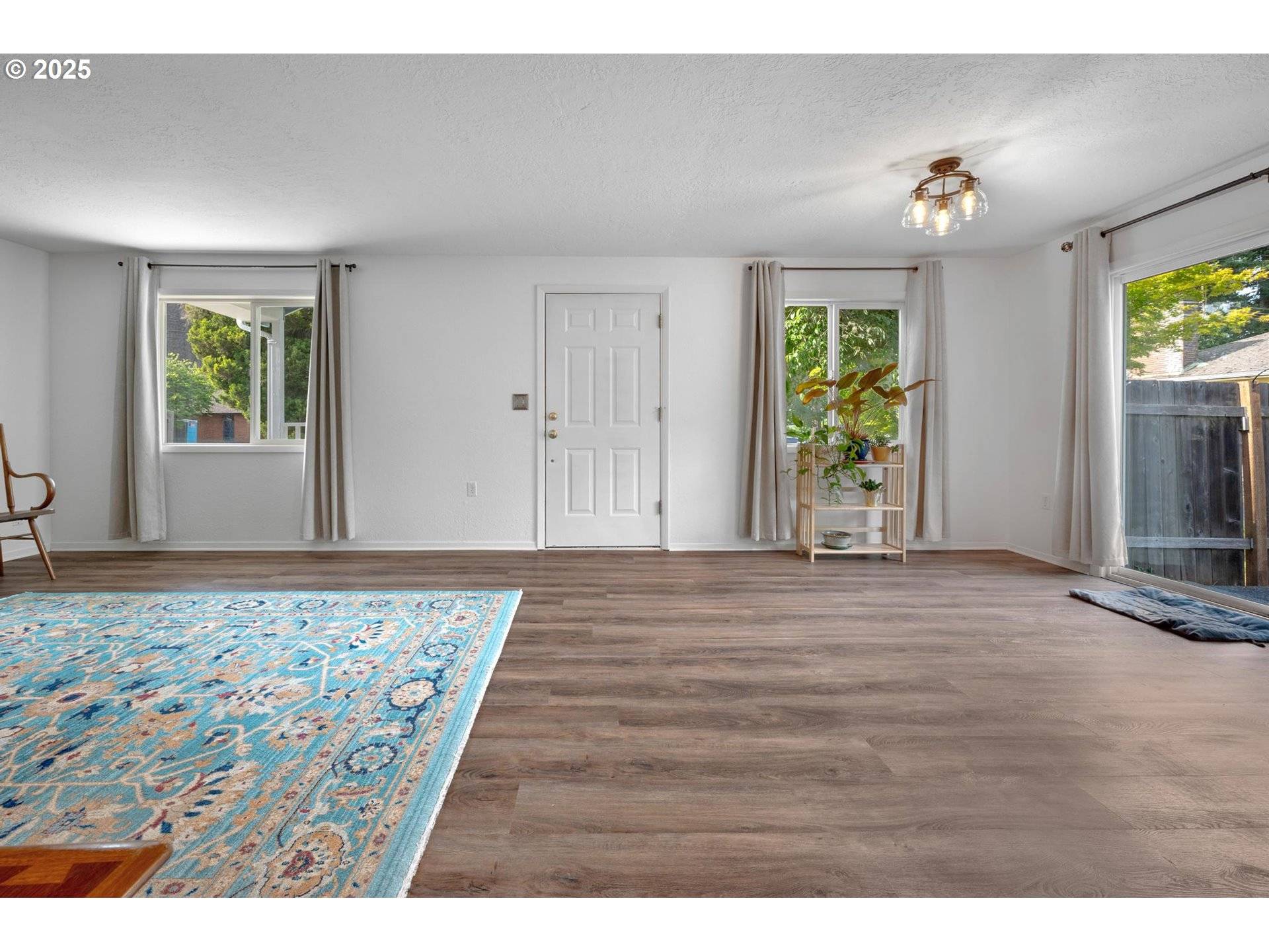 Portland, OR 97220,11144 NE KNOTT ST