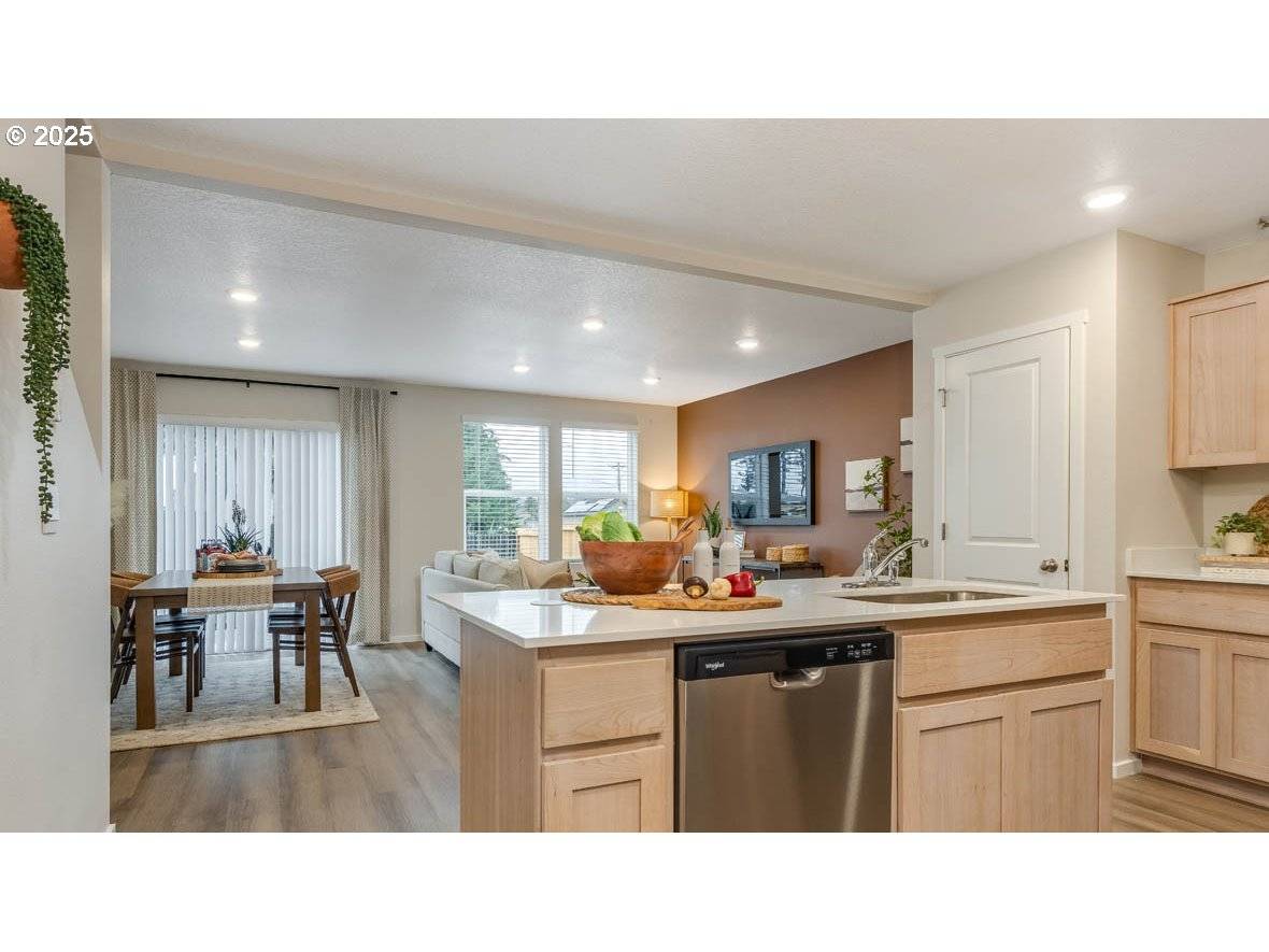 Gresham, OR 97080,6039 SE 15th ST