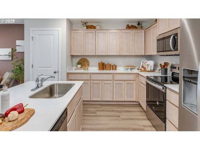Gresham, OR 97080,6039 SE 15th ST