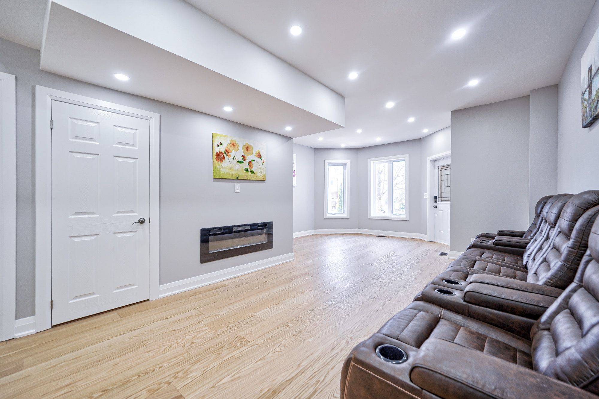 Toronto C03, ON M6E 3C5,157 Glenholme AVE