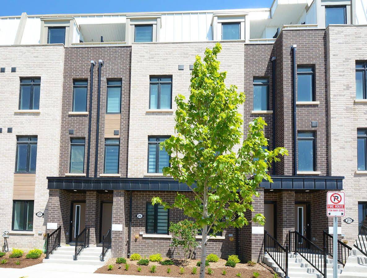 25 Case Ootes DR, Toronto C13, ON M4A 1C5