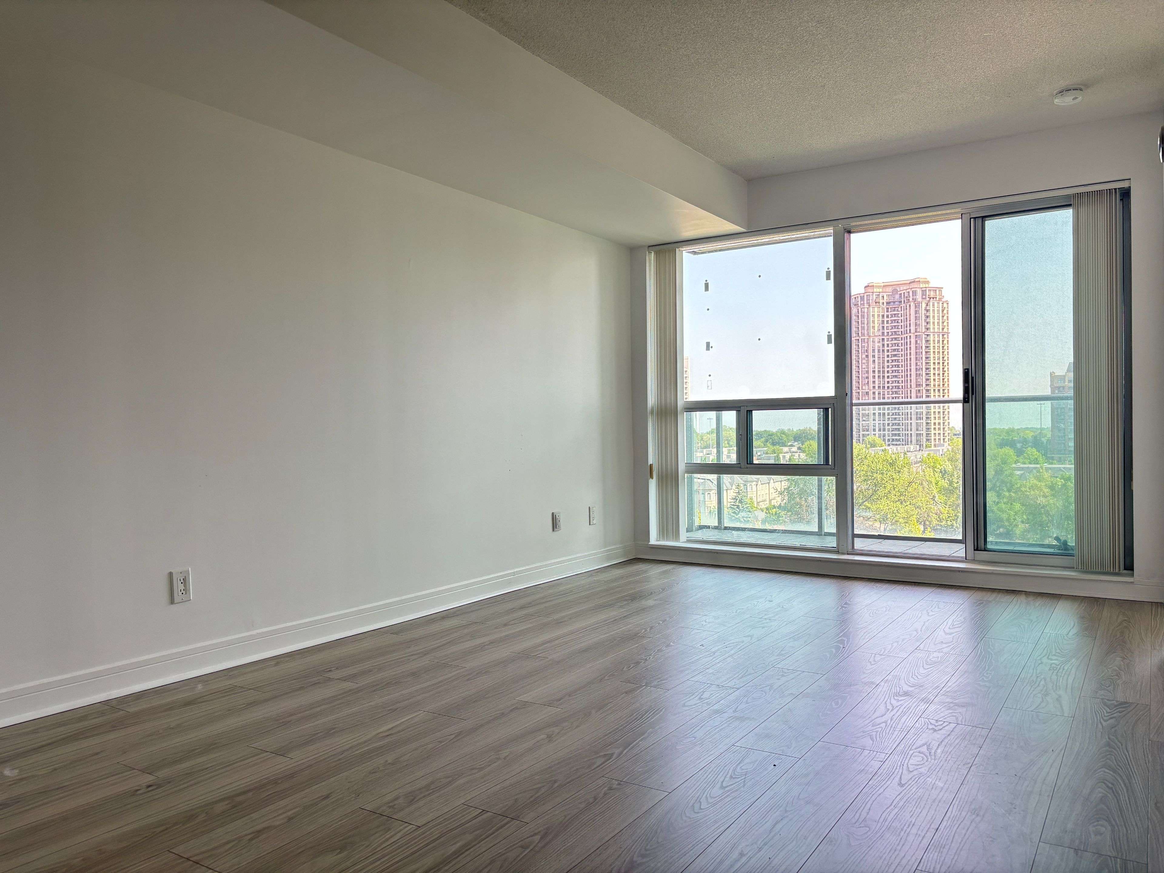 Toronto C14, ON M2N 7L6,31 Bales AVE #1015