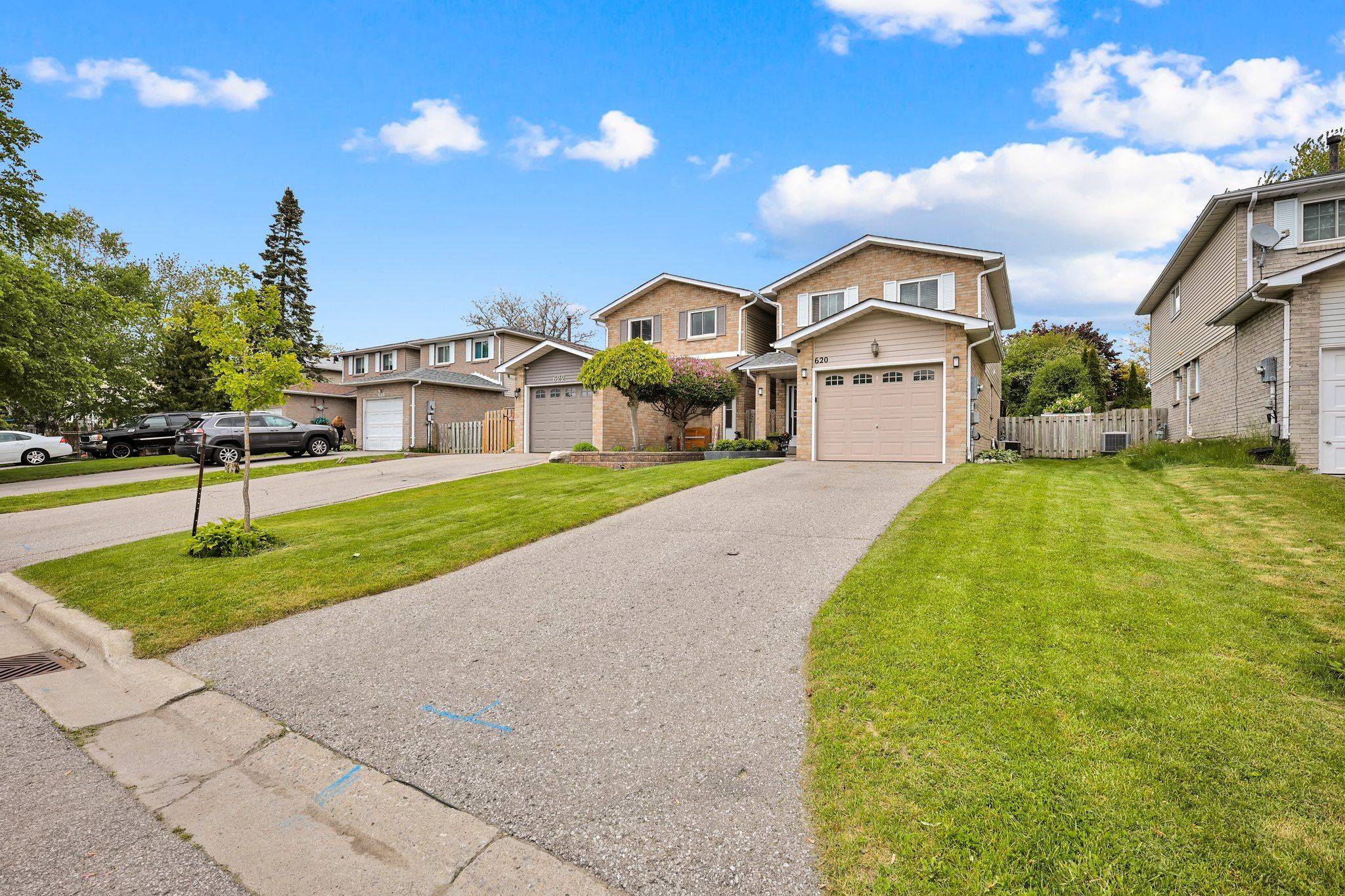 Oshawa, ON L1H 8K4,620 Down CRES