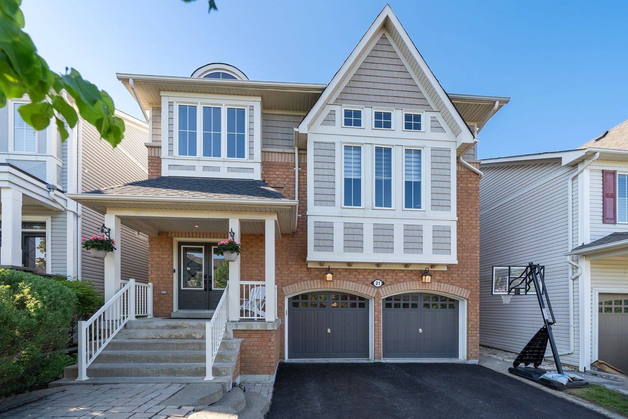 Whitby, ON L1M 2N3,21 Eastgate CIR