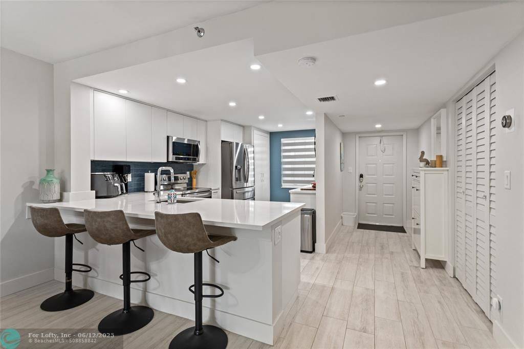 4015 W Palm Aire Dr  #305, Pompano Beach, FL 33069