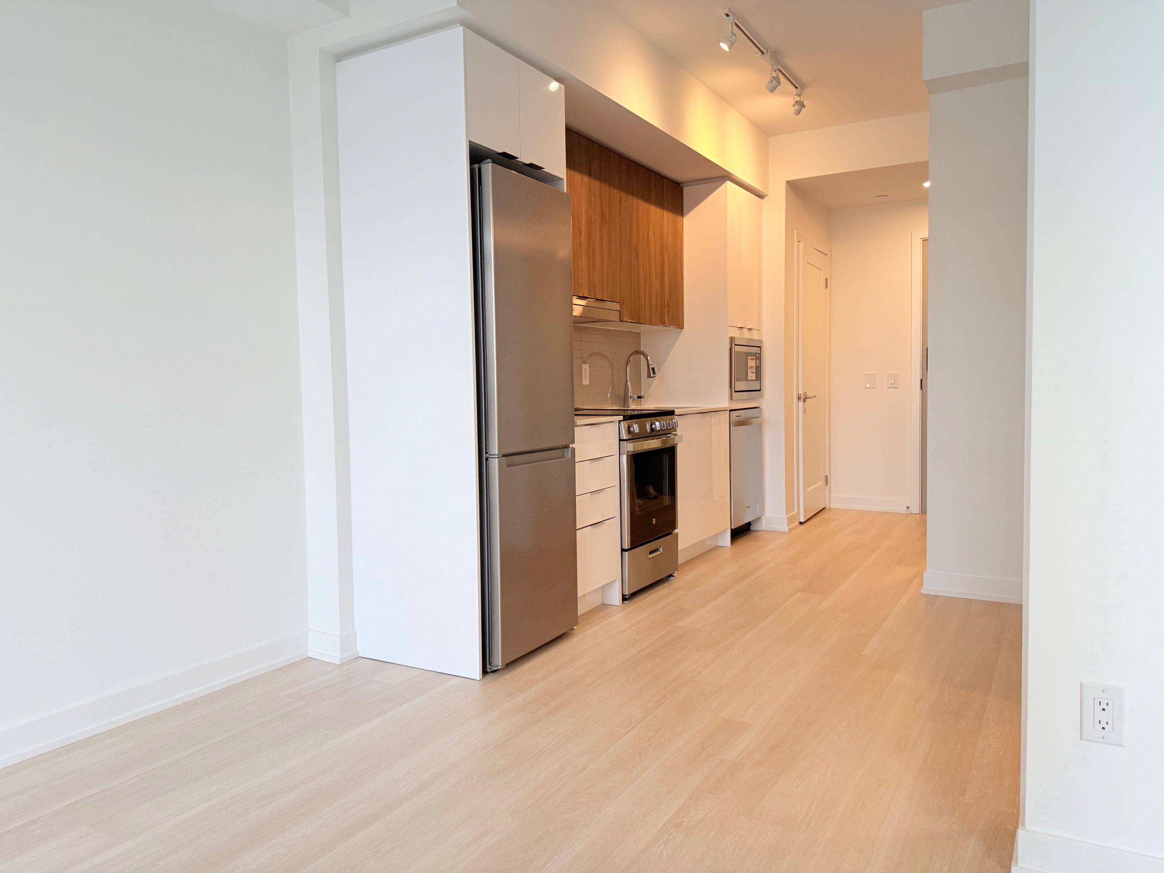 Mississauga, ON L4Z 0C9,5105 Hurontario ST W #709