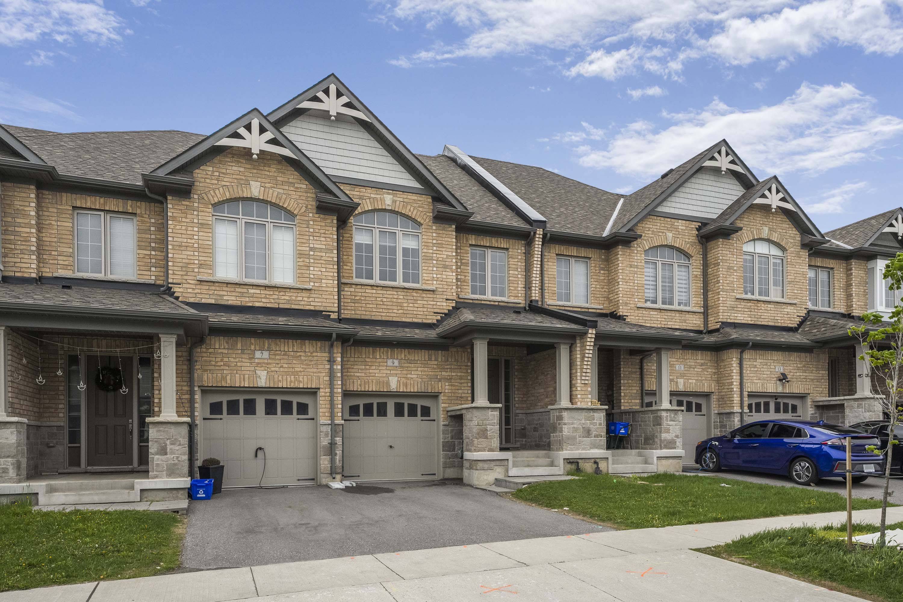 Kitchener, ON N2R 0N9,9 Stonehill AVE