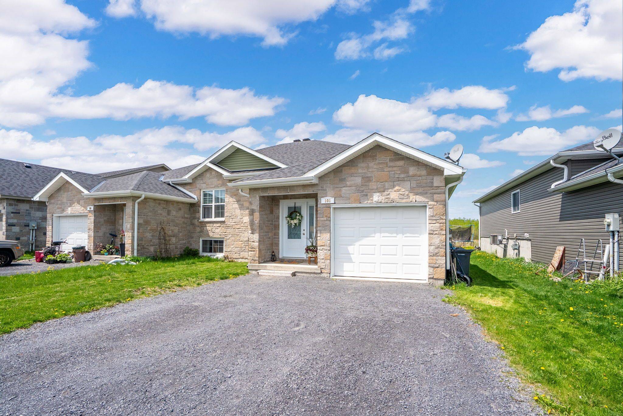 South Stormont, ON K0C 1P0,101 French AVE N