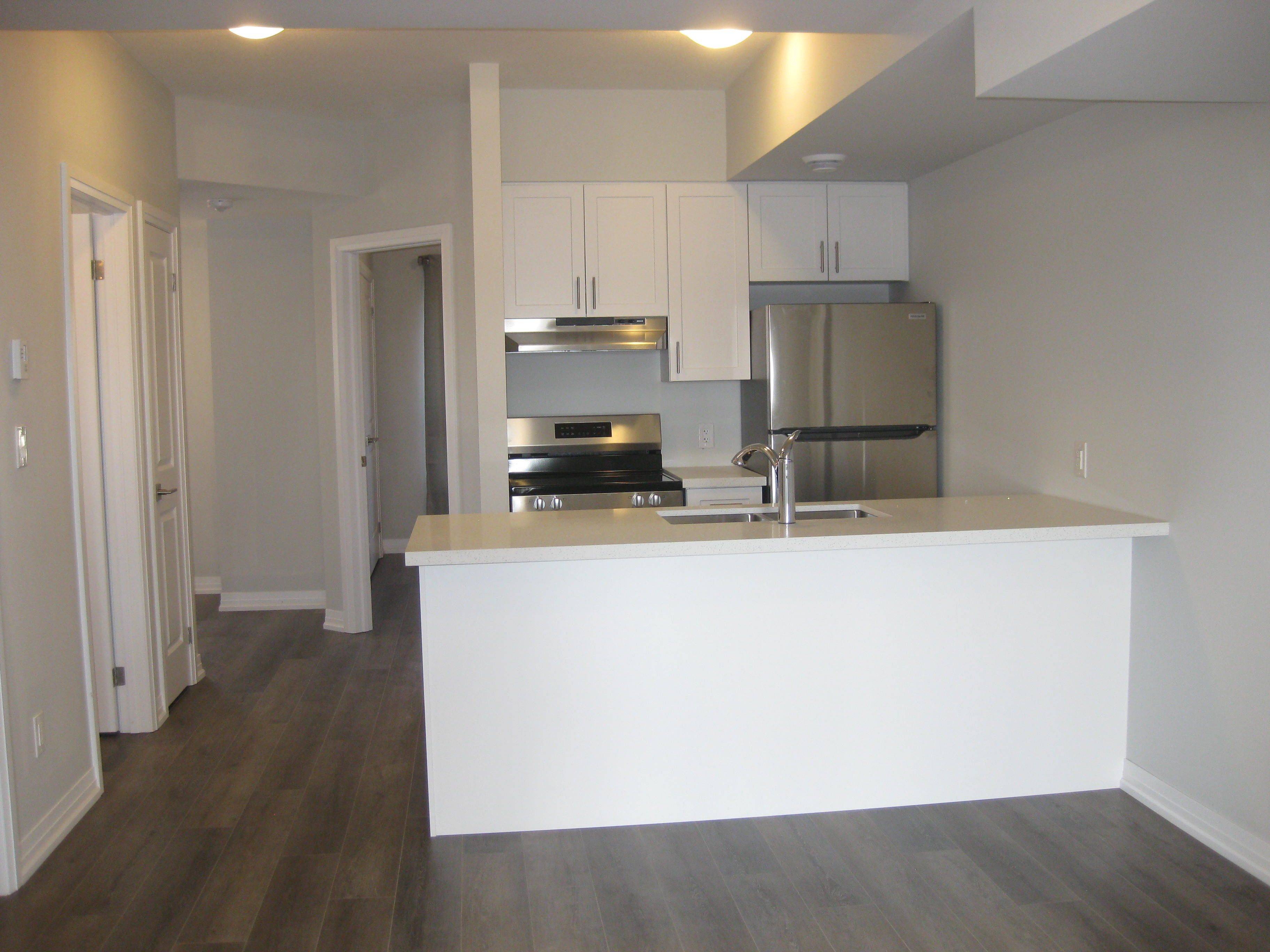 Niagara Falls, ON L2E 0C1,6705 CROPP ST #68