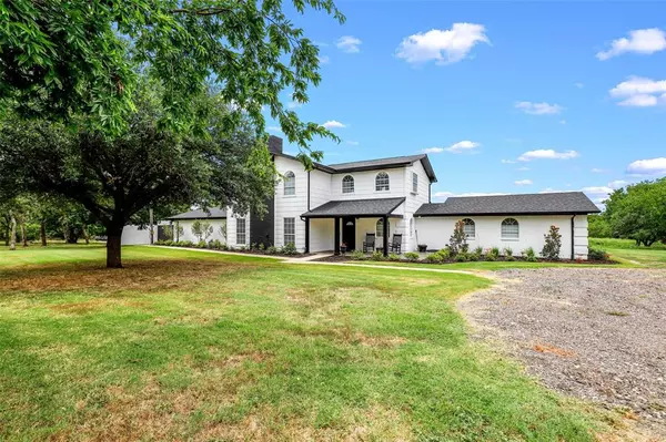 2608 Emerald Forest Drive,  Burleson,  TX 76028