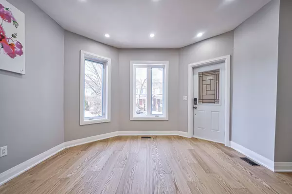Toronto C03, ON M6E 3C5,157 Glenholme AVE