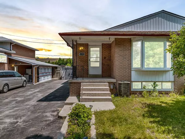 Oakville, ON L6H 2A4,1292 NAPIER CRES