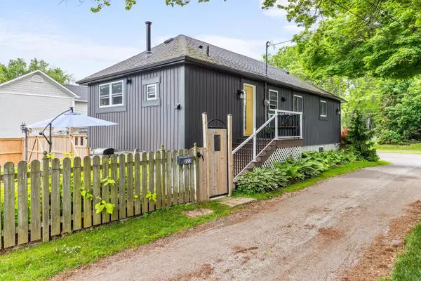 Grimsby, ON L3M 2B1,223 Lake ST