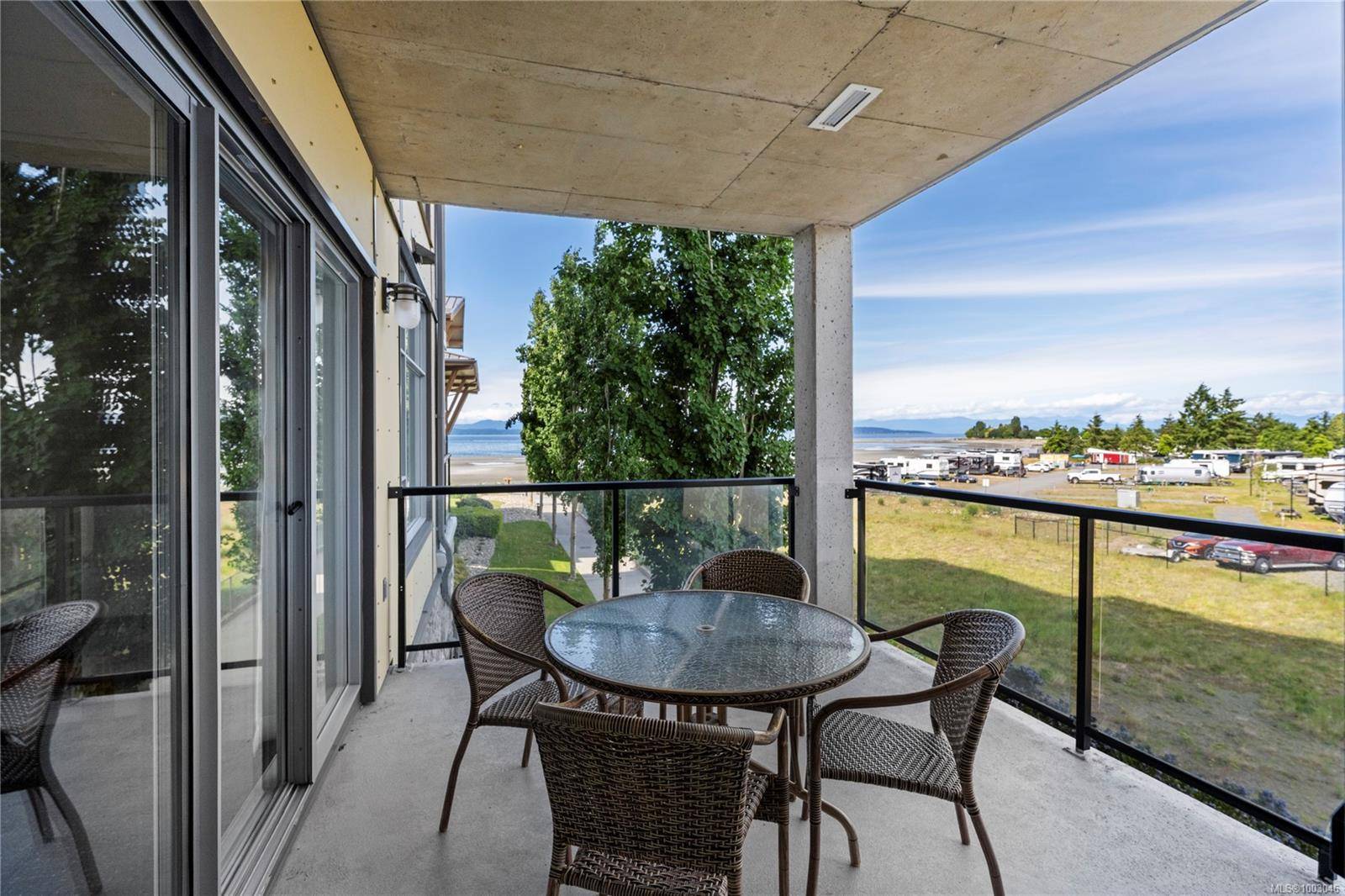 181 Beachside Dr #206C, Parksville, BC V9P 2H5