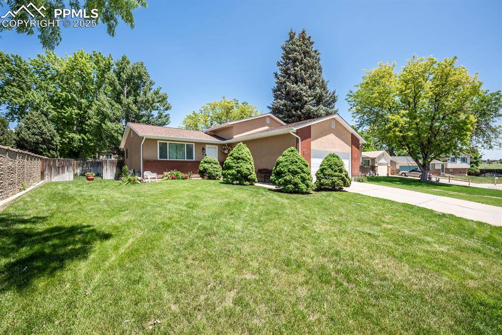 8 Cornflower CT, Pueblo, CO 81001