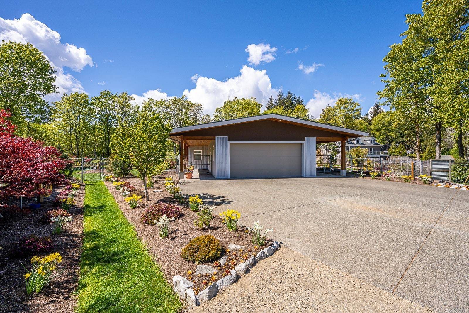 3767 Maple Lane, Royston, BC V0R 2V0