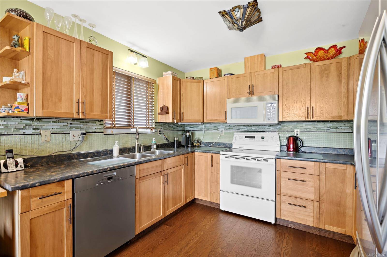 Nanaimo, BC V9T 5B9,11 Riley Pl