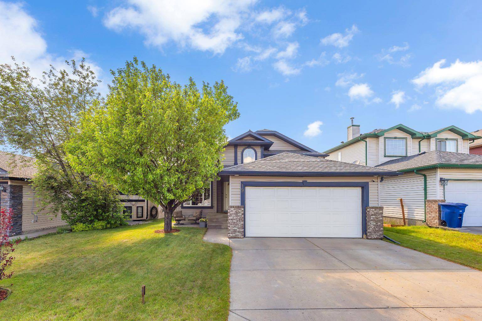 19 Thornbird WAY Southeast, Airdrie, AB T4A 2C3