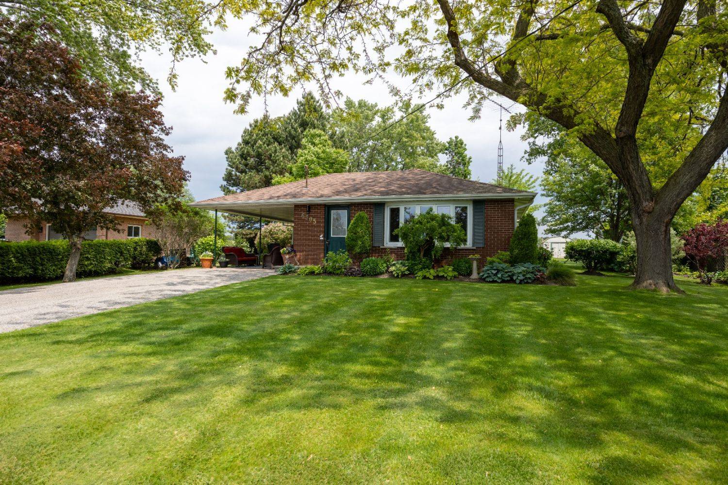 6305 Leskard RD, Clarington, ON L0B 1M0