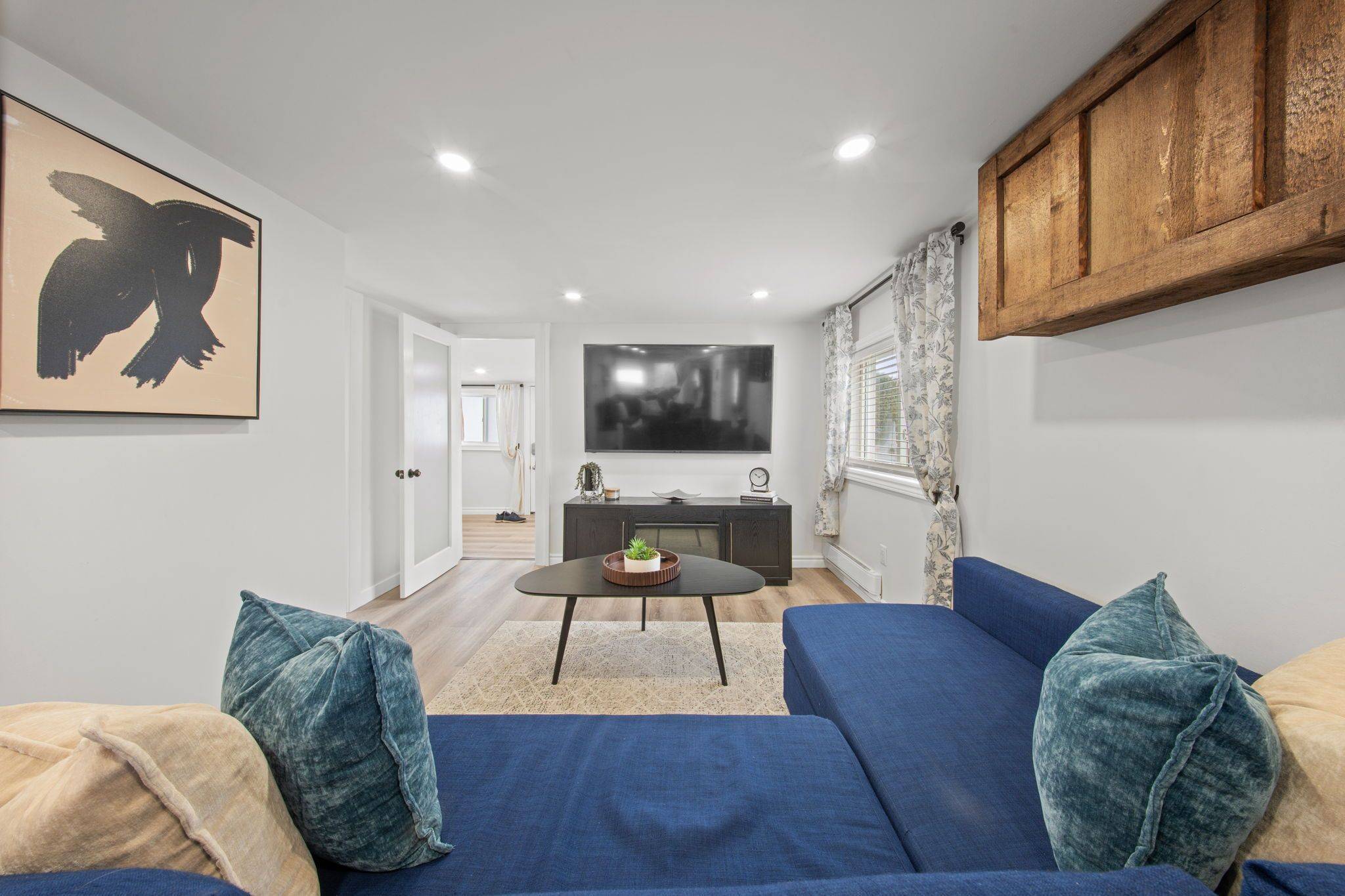 Georgina, ON L4P 1J3,247 Shorecrest RD