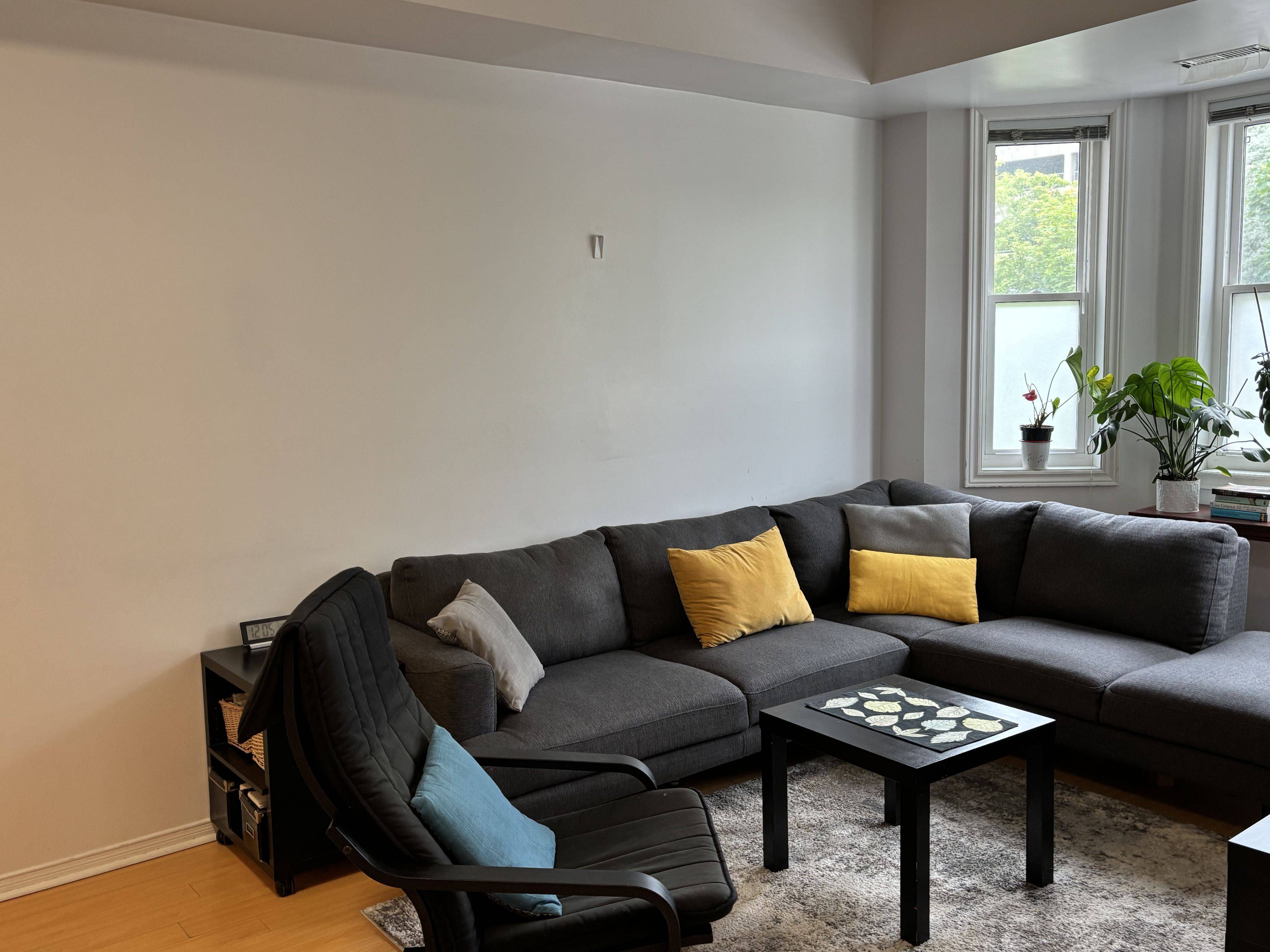 Toronto W04, ON M6A 3E7,760 Lawrence AVE W #197