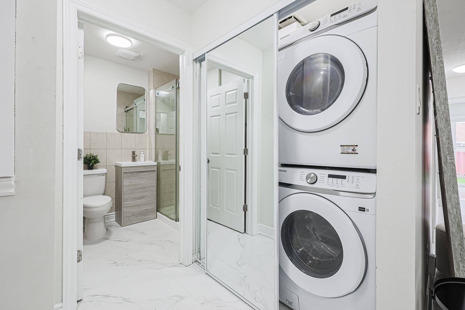 Brampton, ON L6Y 4K7,3 Hawkway CT