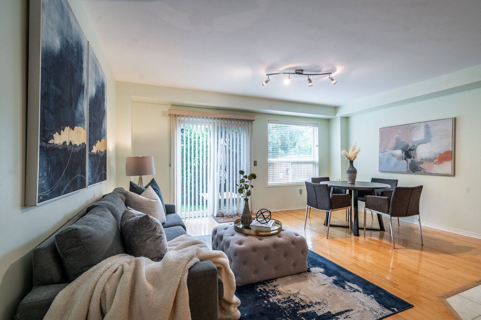 Burlington, ON L7T 4K7,710 Spring Gardens RD #44