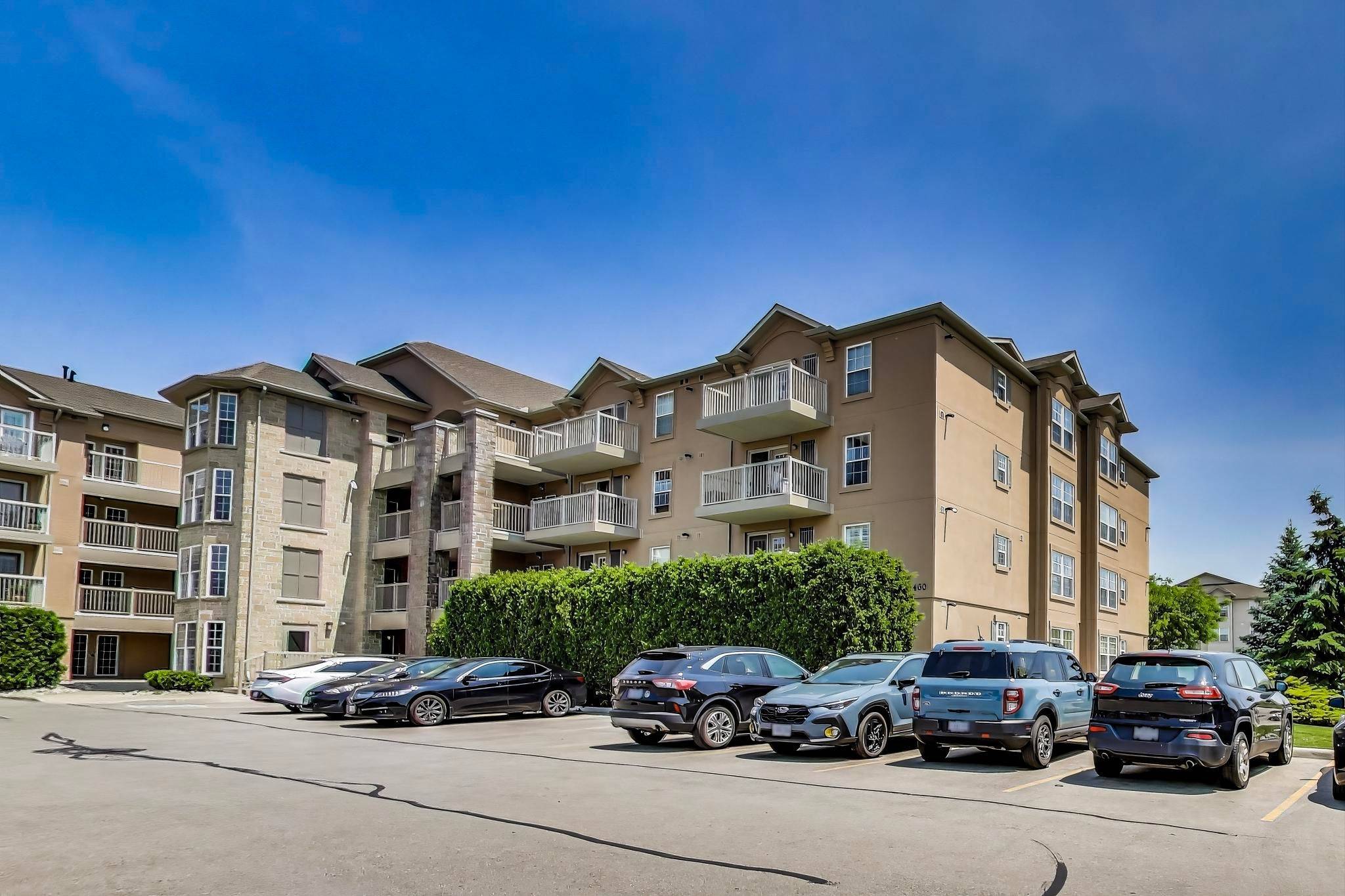 1460 Bishops Gate #411, Oakville, ON L6M 4N5