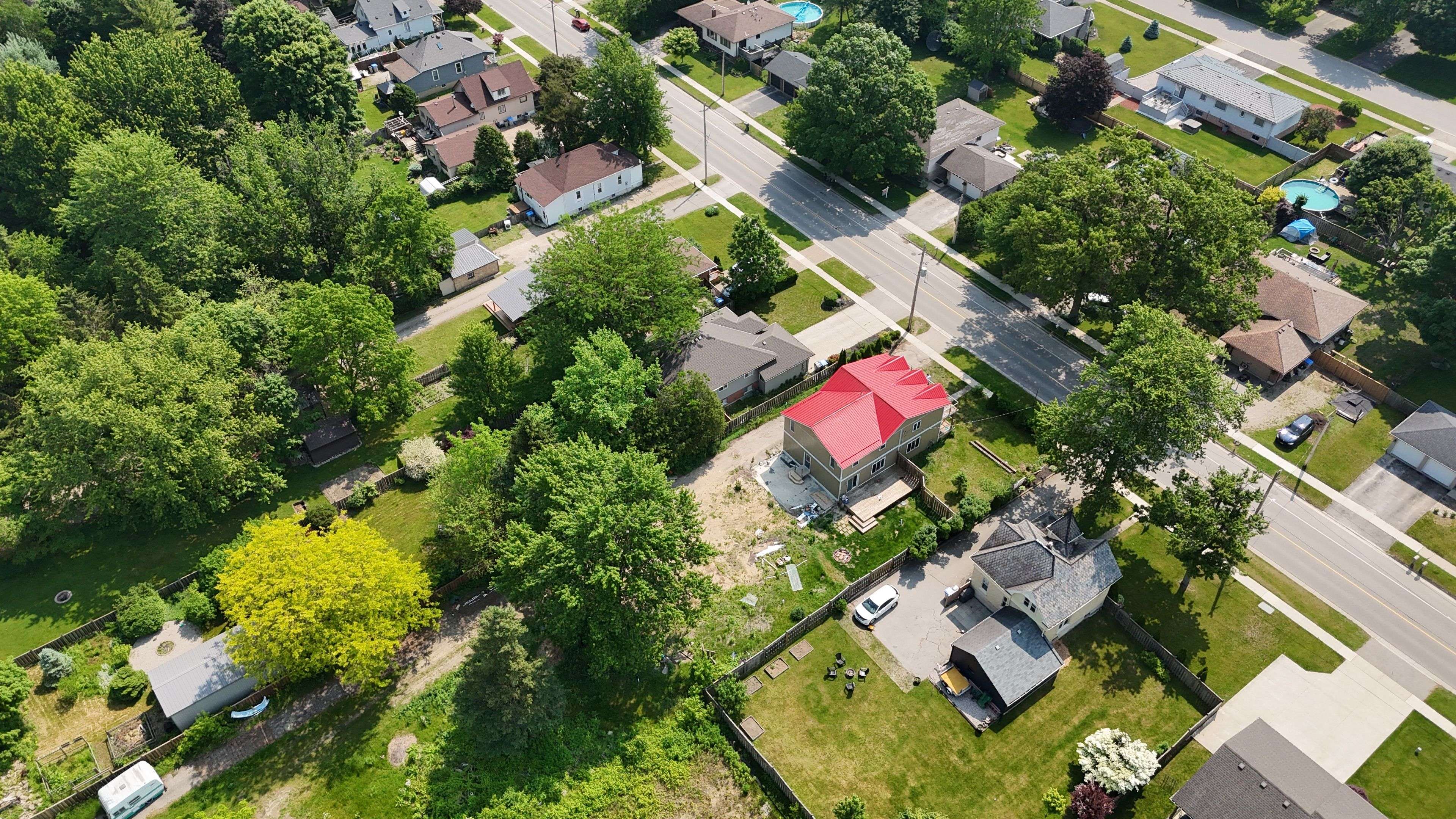 Strathroy Caradoc, ON N0L 1W0,8566 Glendon DR