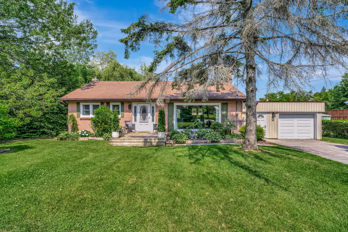 Quinte West, ON K0K 1L0,6 Bayside DR