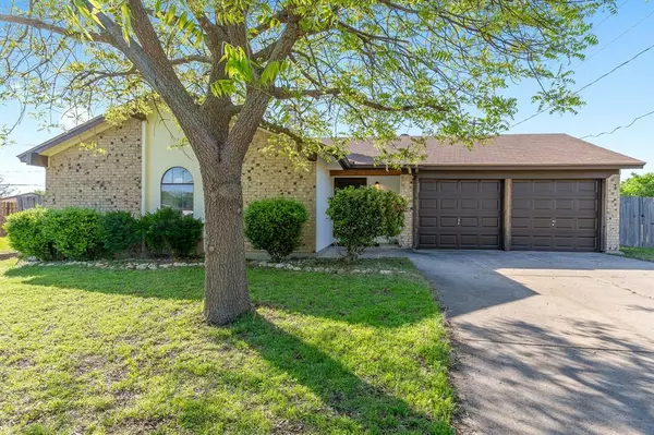 7516 Walnuthill Court, Watauga, TX 76148