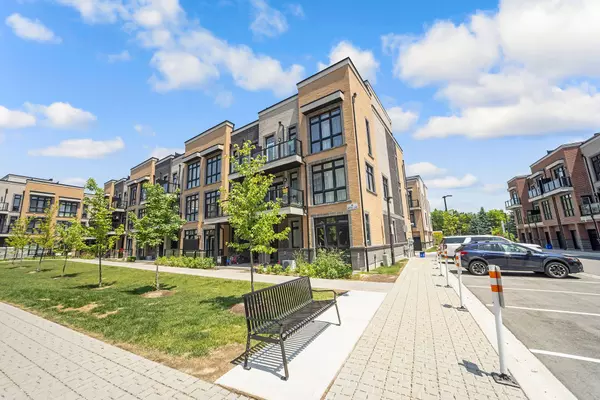 Richmond Hill, ON L4E 1J4,8 Sayers LN #17