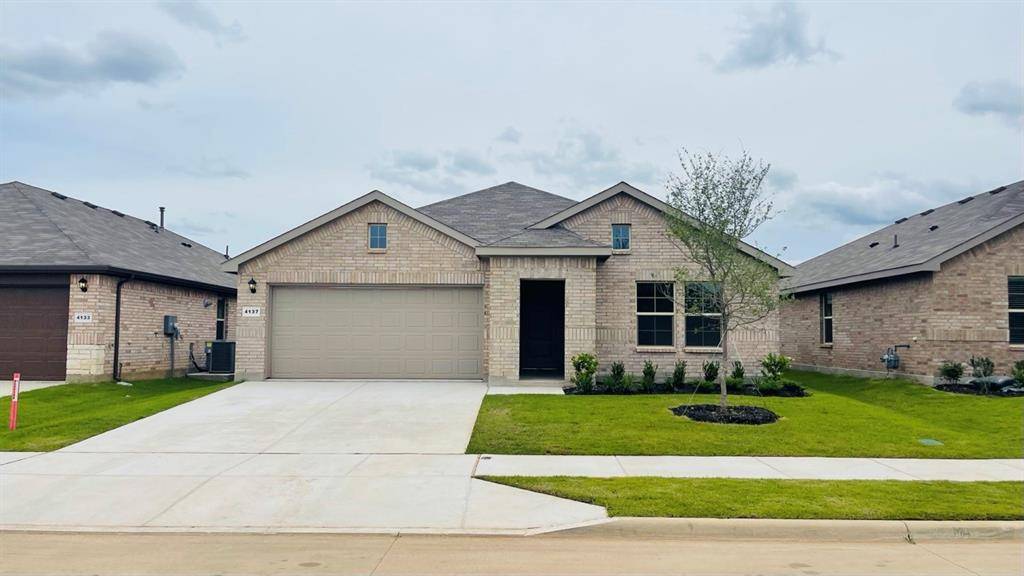 4137 AZAM CREEK Lane, Fort Worth, TX 76036