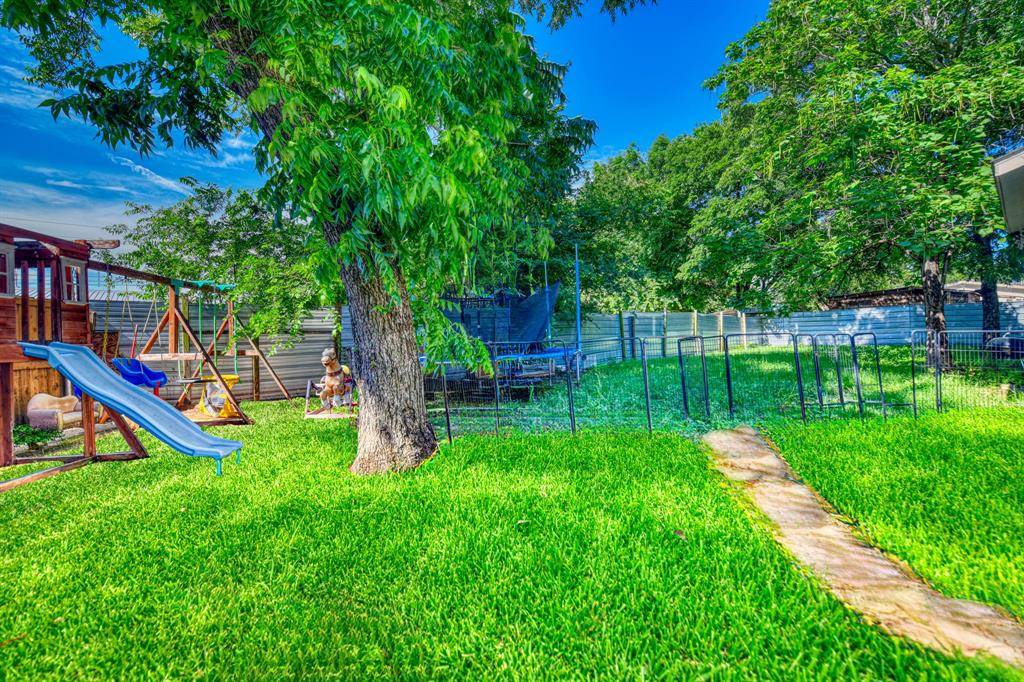 Dallas, TX 75217,517 Pleasant Oaks Drive