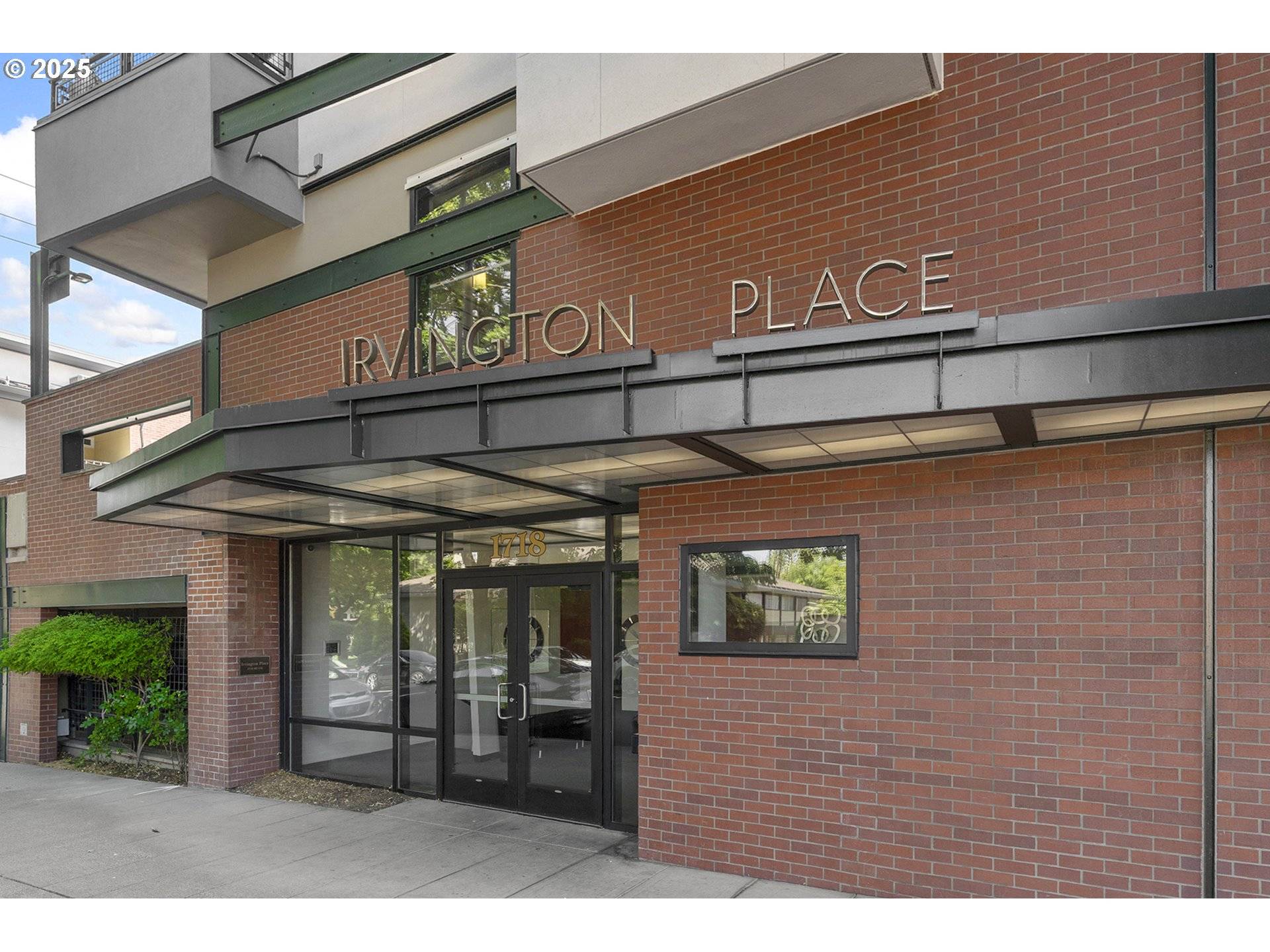 Portland, OR 97212,1718 NE 11TH AVE #406
