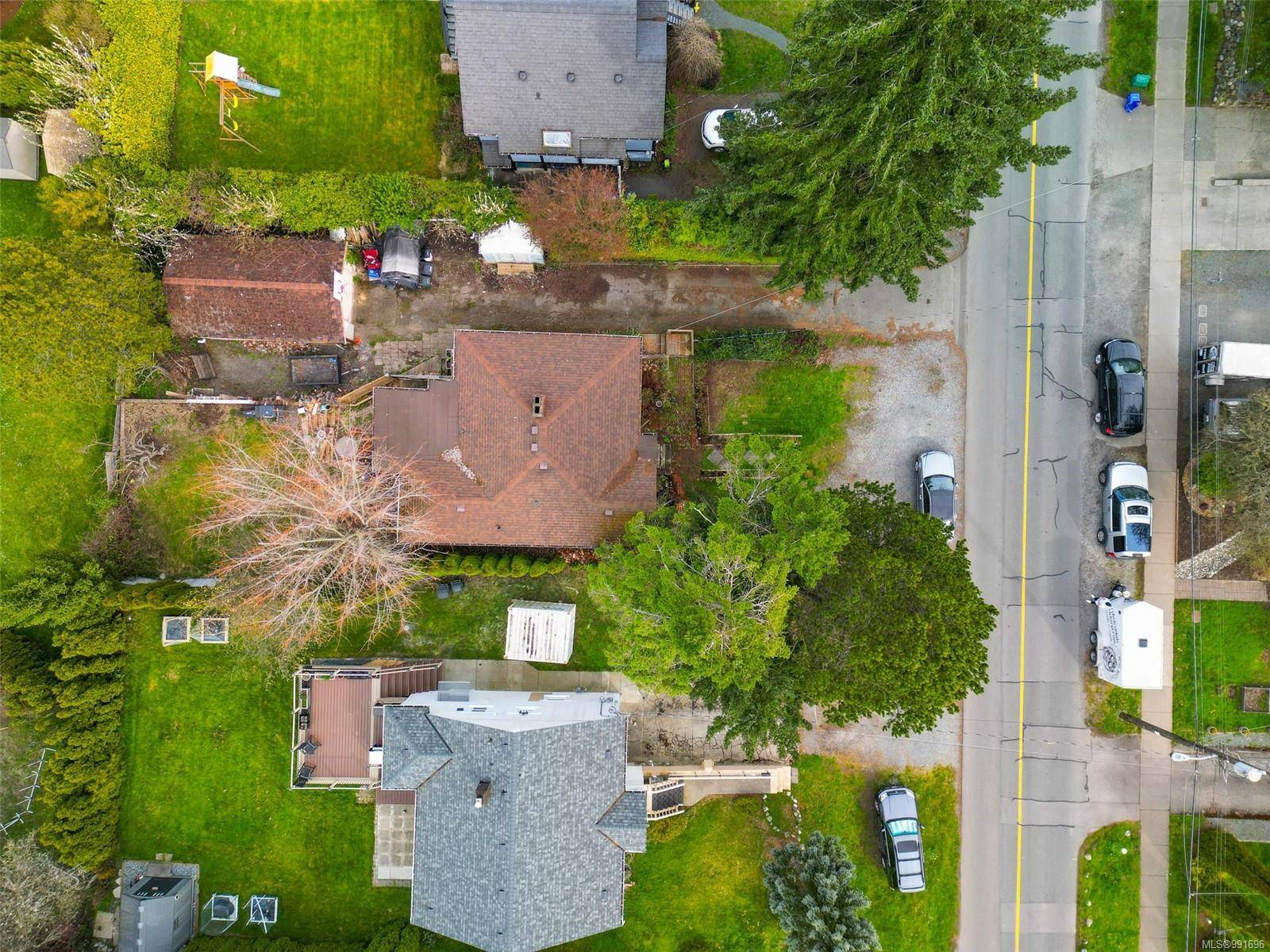 Saanich, BC V8X 3A8,920 Lodge Ave
