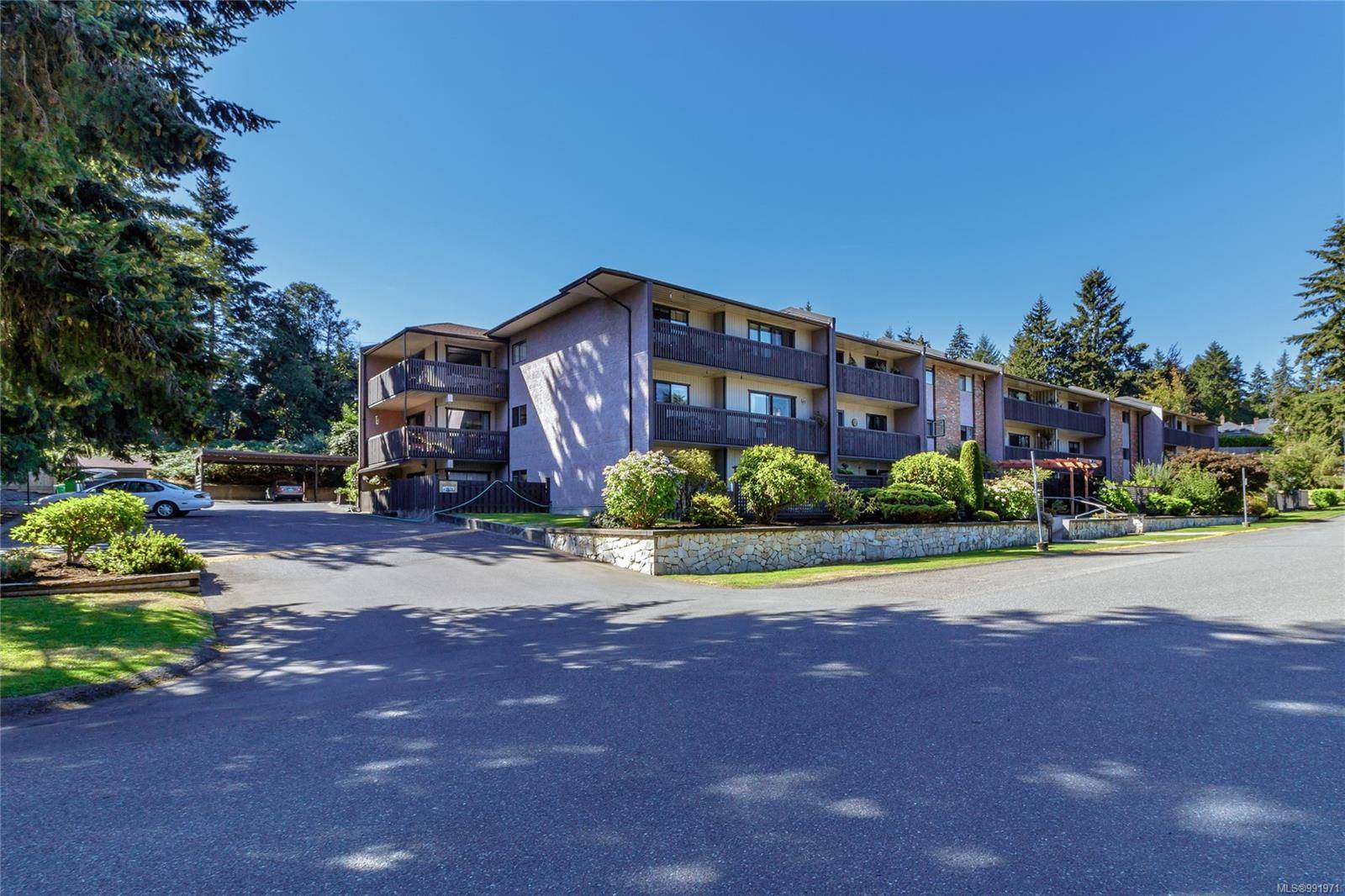 130 Sunningdale Rd E #211, Qualicum Beach, BC V9K 1P6