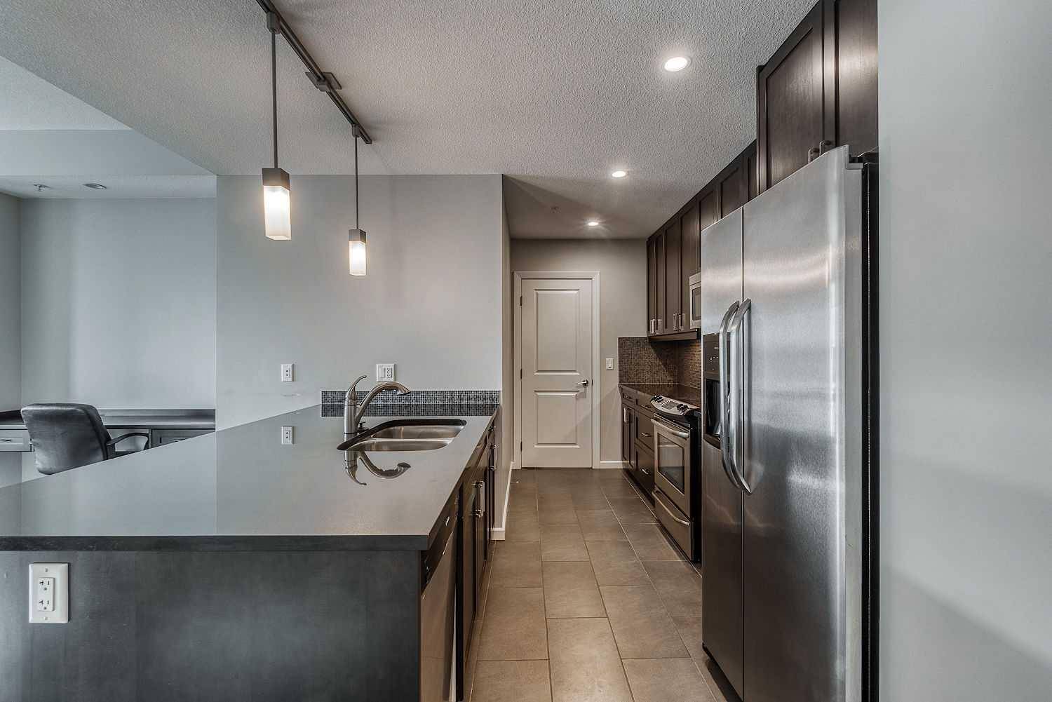 Calgary, AB T2G 1E1,211 13 AVE Southeast #2308