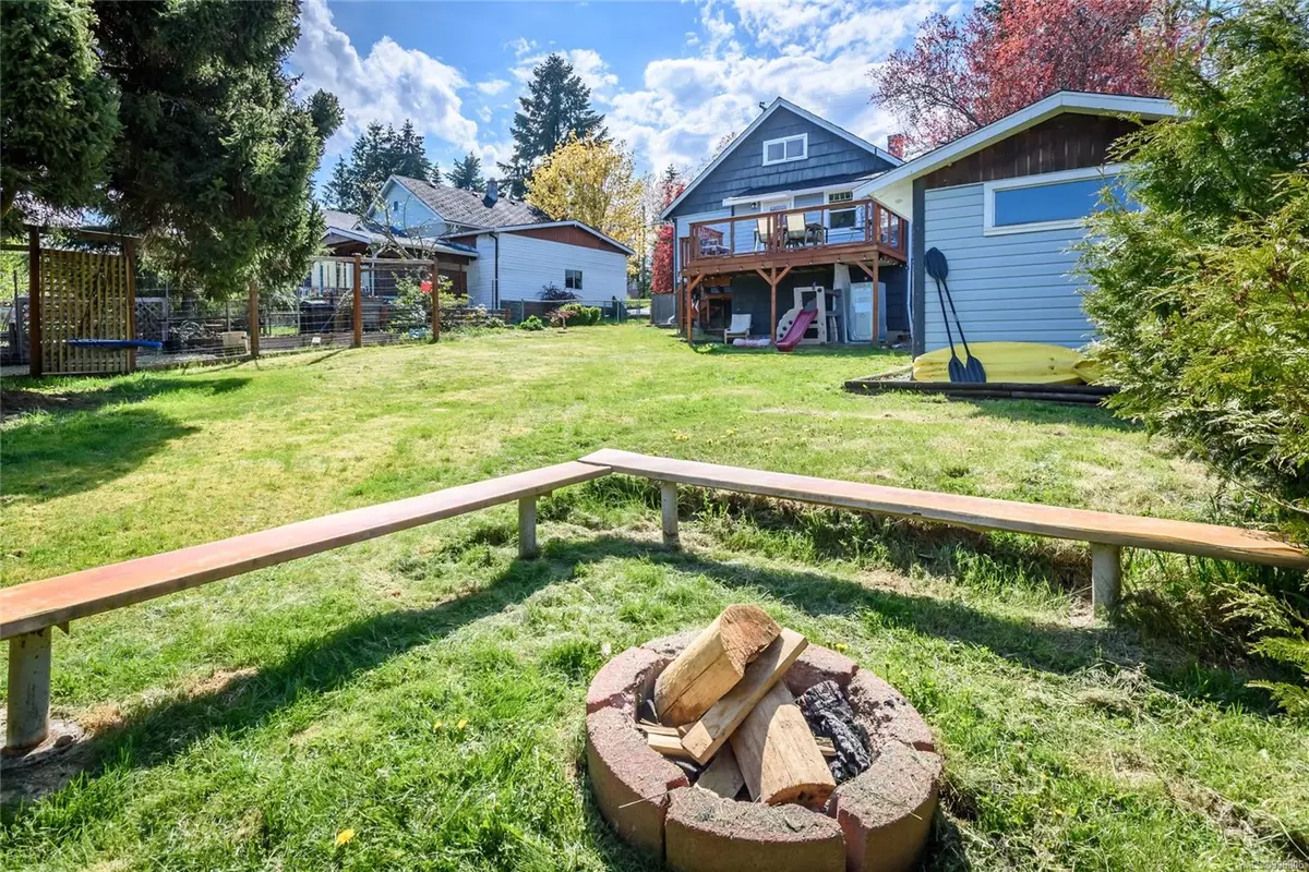 Cumberland, BC V0R 1S0,3352 Second St