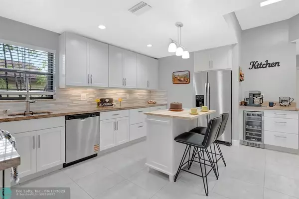 Deerfield Beach, FL 33442,2055 Deer Creek Woodlands Way #2055