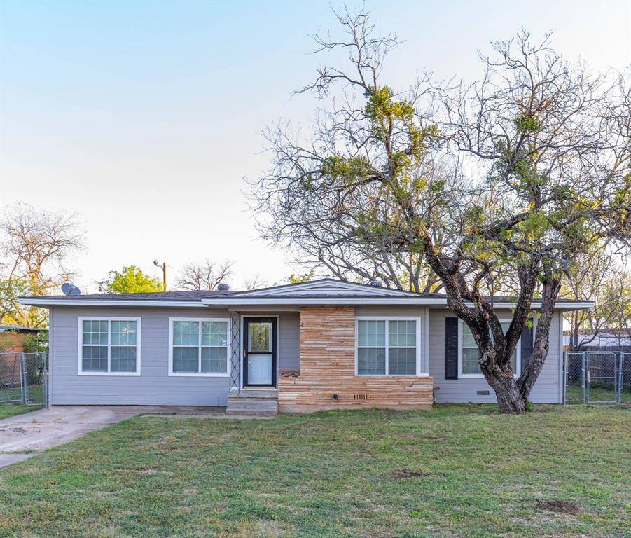 616 E 10th Street, Baird, TX 79504