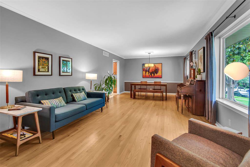 Dallas, TX 75238,9968 Greenfield Drive