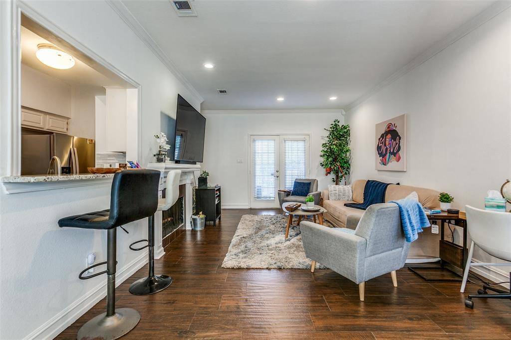 Carrollton, TX 75006,3550 Country Square