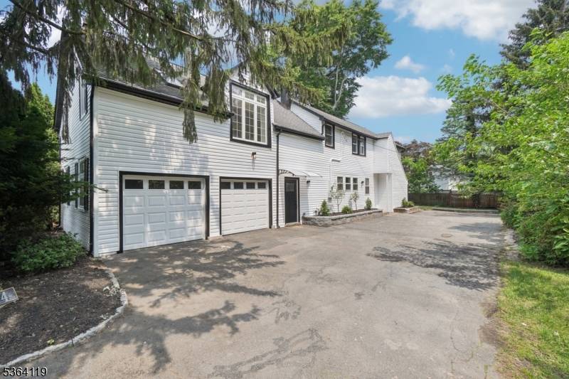 24 Tuers Pl, Montclair Twp., NJ 07043