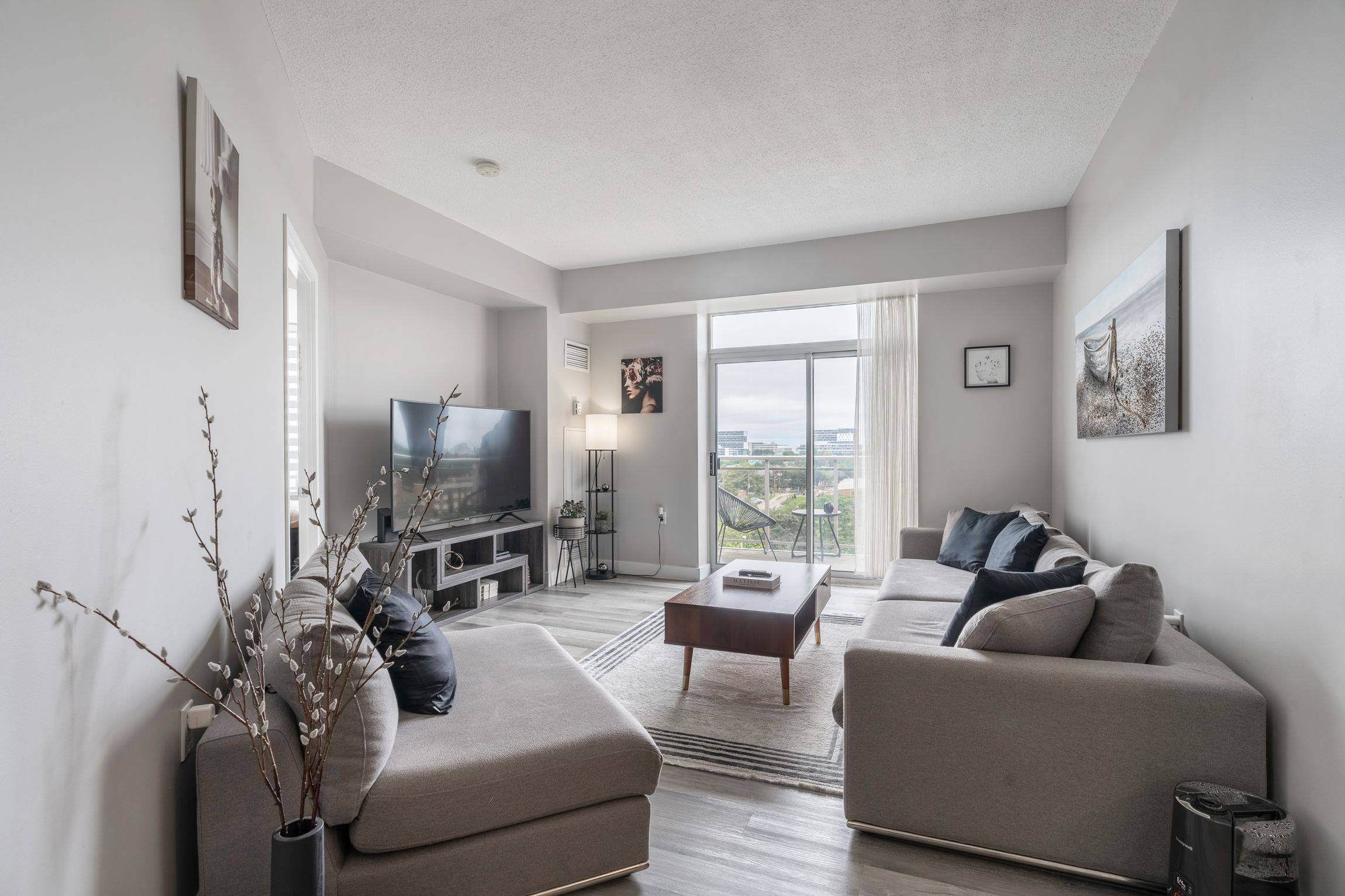 Toronto C04, ON M6A 3E8,650 Lawrence AVE W #816