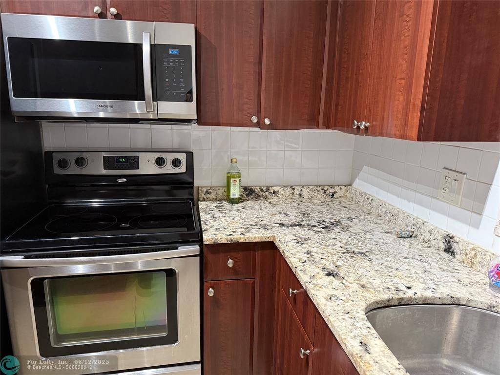 Hollywood, FL 33019,2600 S Ocean #S114