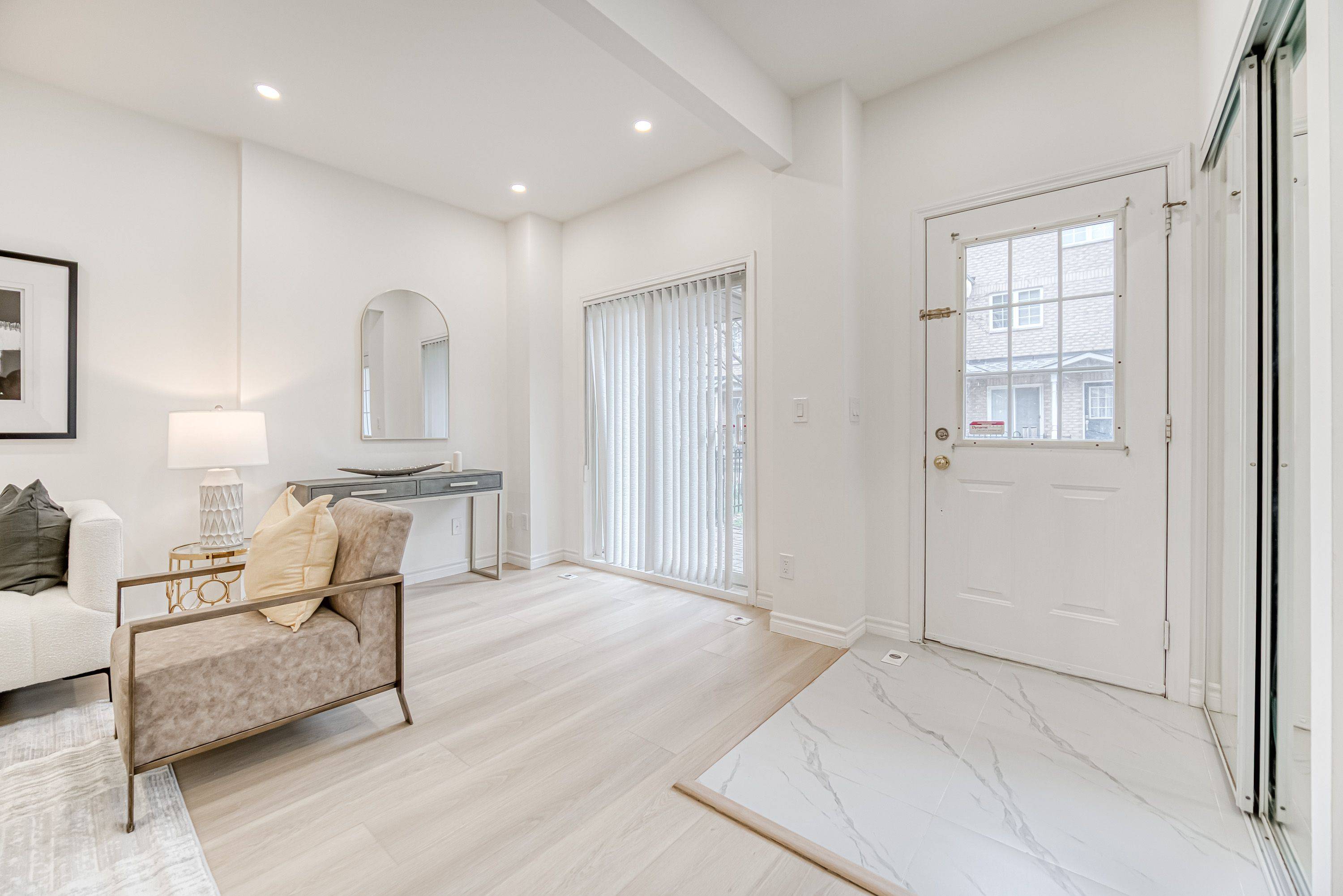 Markham, ON L3R 4E8,12 St Moritz WAY #15