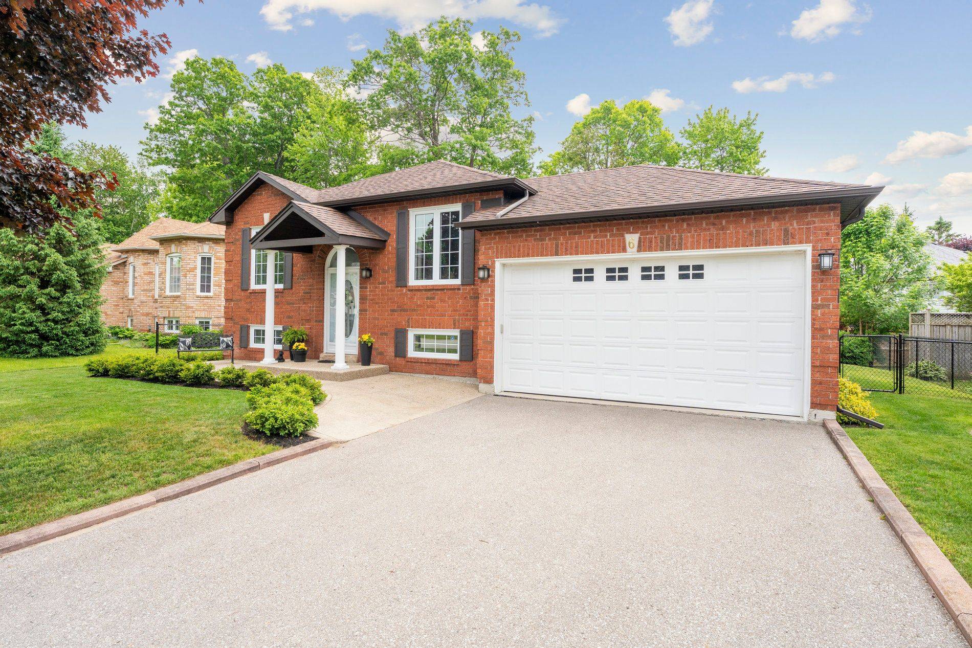 Wasaga Beach, ON L9Z 1L8,6 Brouwer CRES