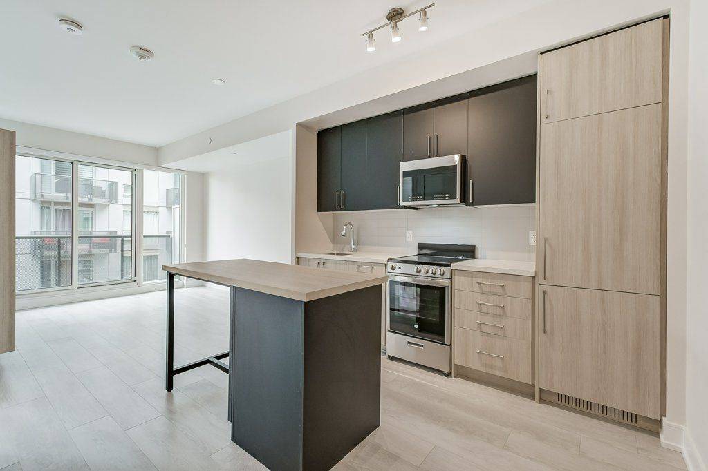 Oakville, ON L6M 5P6,2450 Old Bronte RD #449