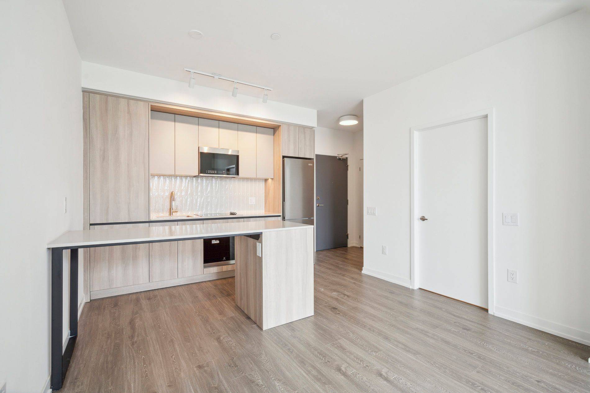 Mississauga, ON L5M 2T1,2485 Eglinton AVE W #721